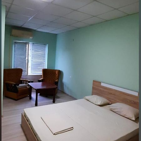 Хотел Елит Kostinbrod Exteriör bild