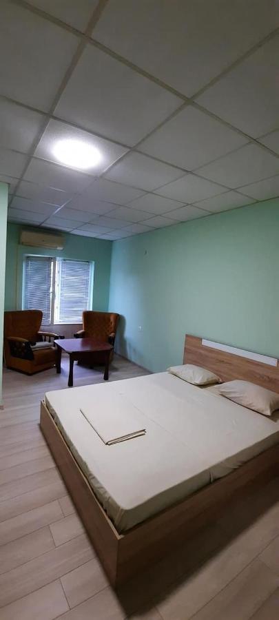 Хотел Елит Kostinbrod Exteriör bild
